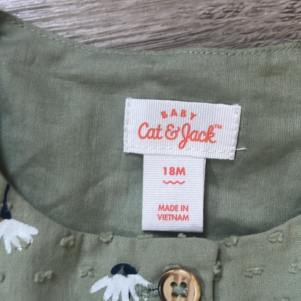 Sage green 2-pièce set NWT - Picture 2 of 2